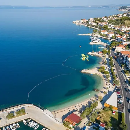 With Parking Space Dugi Rat, Omis - 26025 Апартаменти Дугі-Рат